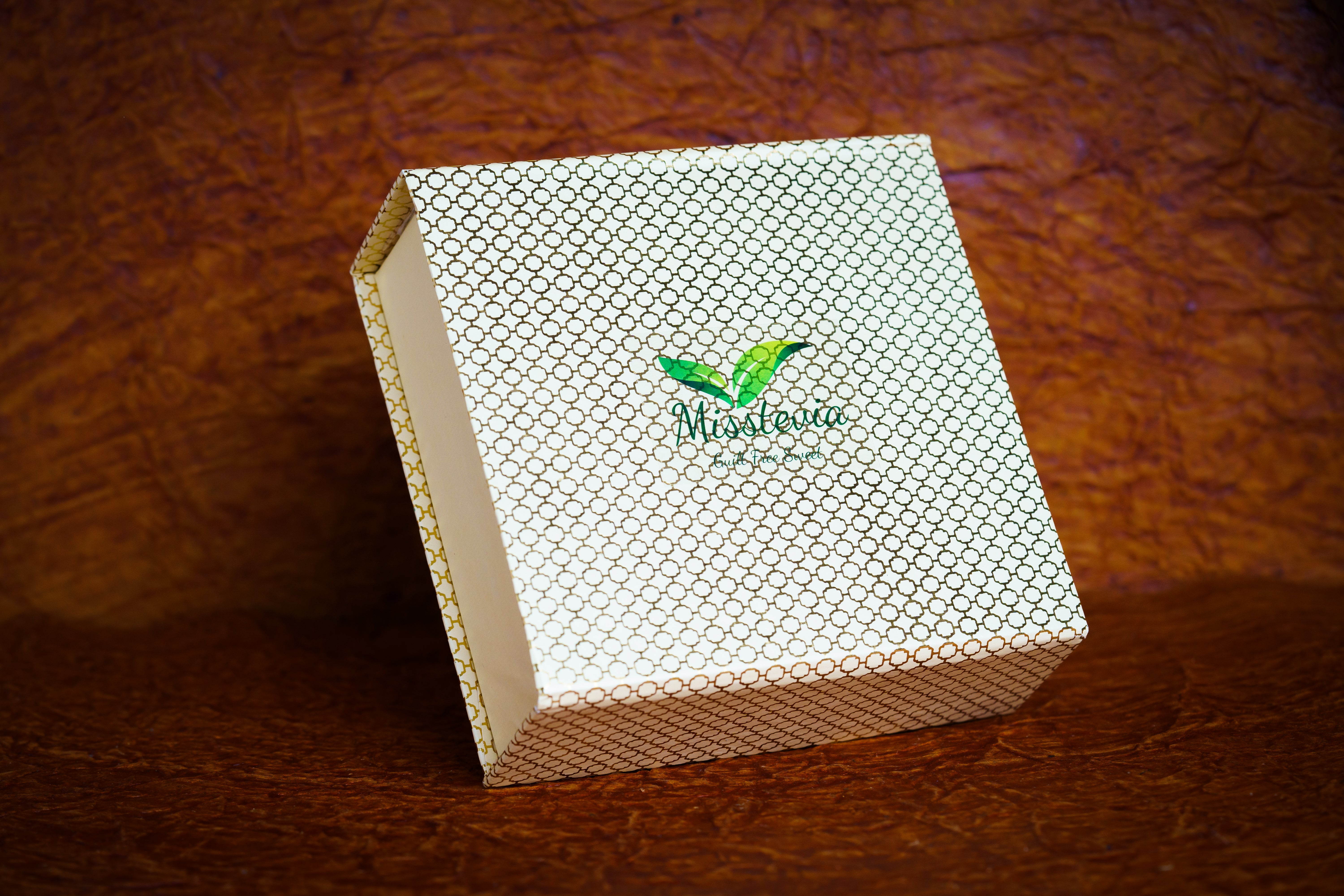 Sugar Free Sweets Gift Box 410g | Guilt Free Sweets and Mouth Freshener | Stevia Sweetened | Badam and Kesar Malai Peda | Kaju Almond Laddu | Mango Malai Sandesh | Dryfruit Coconut Laddu | Kaju Burfi | Green Mango Goli and Sweet Saunf