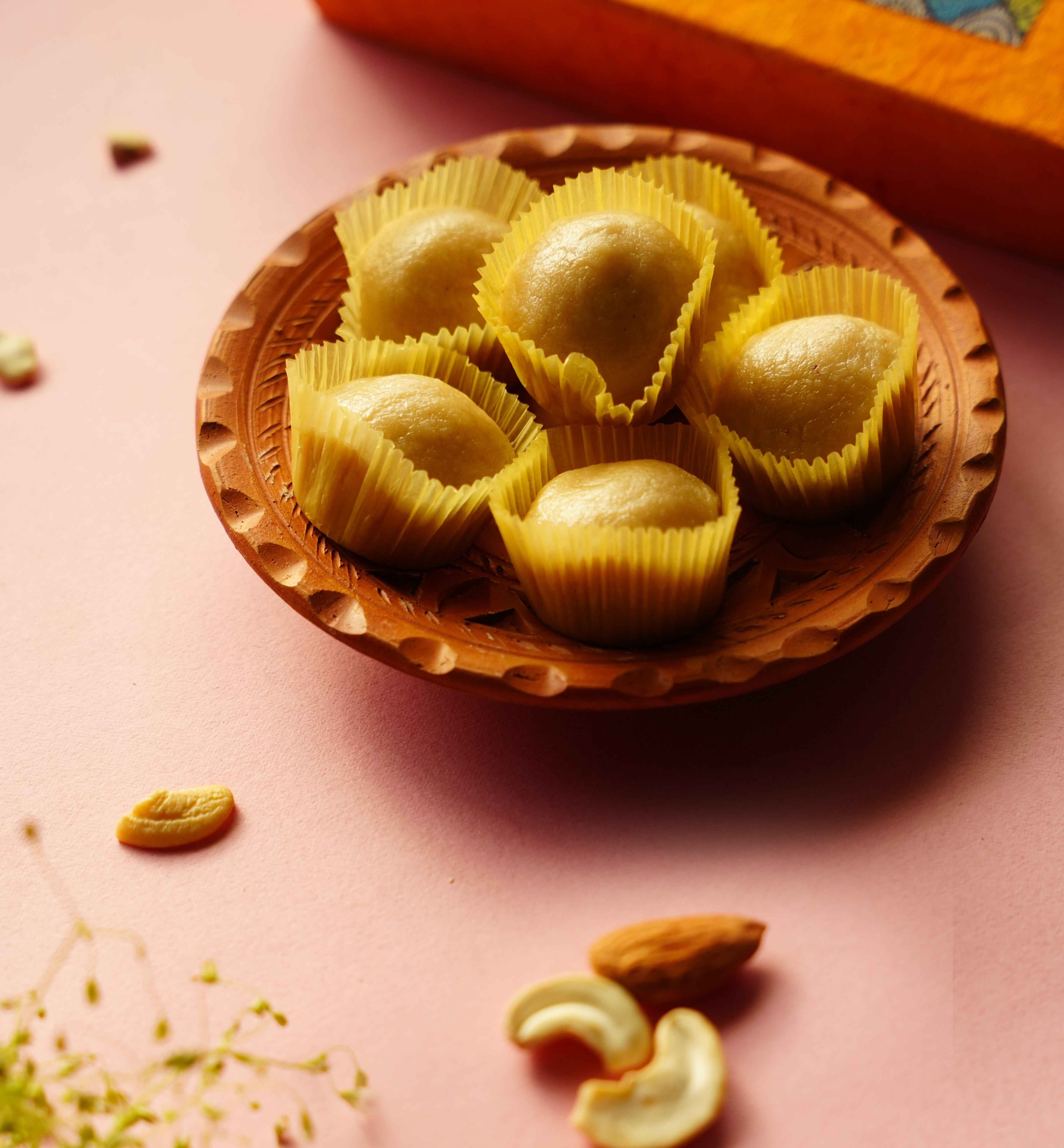 Sugar-Free Stevia based Kaju-Almond Laddu 500g + 50g Mouth-Freshener FREE - Misstevia